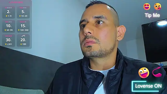 Snapshot of jhonyalzate2 chatting on 4, 2, 2025 jhonyalzate2 online show from 4, 2, 2025