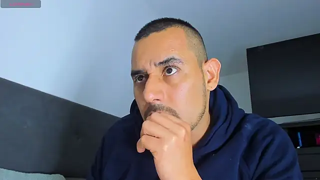 Snapshot of jhonyalzate2 chatting on 1, 3, 2025 jhonyalzate2 online show from 1, 3, 2025