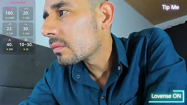 Snapshot of jhonyalzate2 chatting on 5, 10, 2025 jhonyalzate2 online show from 5, 10, 2025