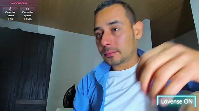 Snapshot of jhonyalzate2 chatting on 30, 10, 2025 jhonyalzate2 online show from 30, 10, 2025