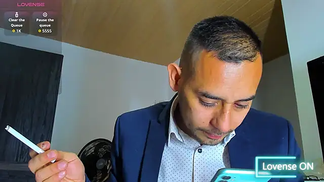 Snapshot of jhonyalzate2 chatting on 6, 11, 2025 jhonyalzate2 online show from 6, 11, 2025