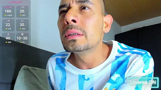 Snapshot of jhonyalzate2 chatting on 12, 11, 2025 jhonyalzate2 online show from 12, 11, 2025