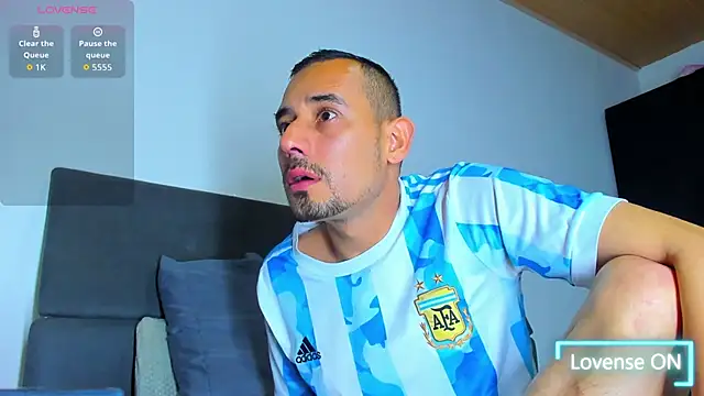 Snapshot of jhonyalzate2 chatting on 16, 11, 2025 jhonyalzate2 online show from 16, 11, 2025