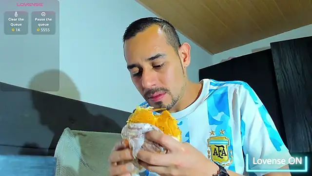 Snapshot of jhonyalzate2 chatting on 1, 2, 2026 jhonyalzate2 online show from 1, 2, 2026