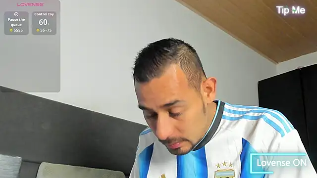 jhonyalzate2 online show from 4, 5, 2026