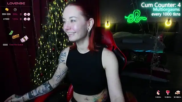 Snapshot of MaxPhoenixx chatting on 3, 2, 2025 MaxPhoenixx online show from 3, 2, 2025