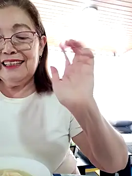 Vicky Rosse online show from 13, 3, 2025