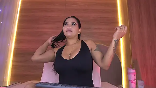alexaa walker online show from 7, 6, 2026