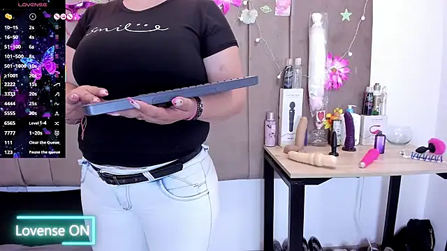 Zaly mature online show from 13, 9, 2025