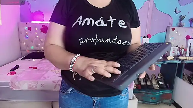 Zaly mature online show from 11, 5, 2026