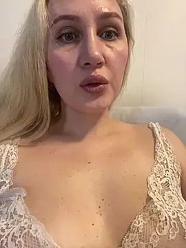 YourBlondee online show from 22, 1, 2025