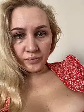 YourBlondee online show from 24, 2, 2026