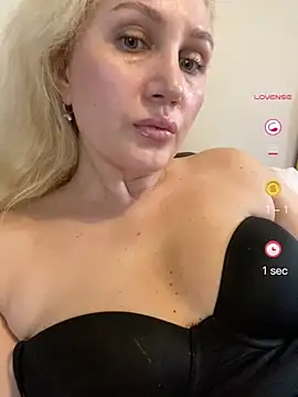 YourBlondee online show from 8, 5, 2026