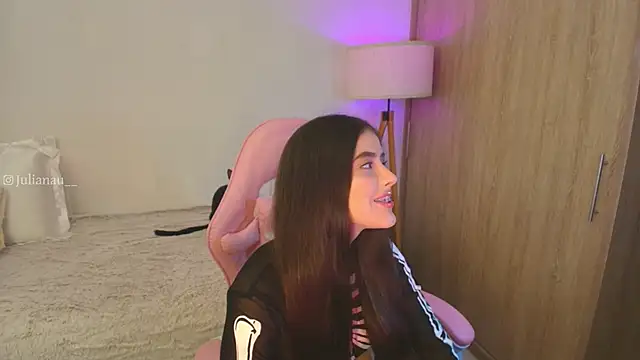 iriswest  online show from 25, 10, 2025