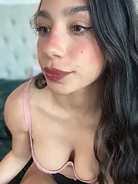 LoveLillyy online show from 5, 2, 2025