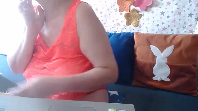 Snapshot of QueenLana chatting on 12, 7, 2026 QueenLana online show from 12, 7, 2026