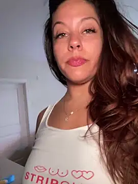 bellafreakyfun online show from 13, 4, 2026