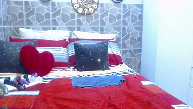 THREEHOLESPLEASURE99 online show from 8, 3, 2025