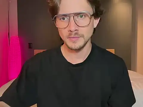 Snapshot of mcklister_kinky_feets chatting on 14, 2, 2026 mcklister kinky feets online show from 14, 2, 2026