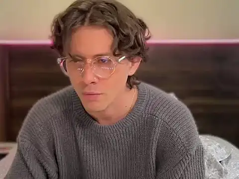 Snapshot of mcklister_kinky_feets chatting on 15, 3, 2026 mcklister kinky feets online show from 15, 3, 2026