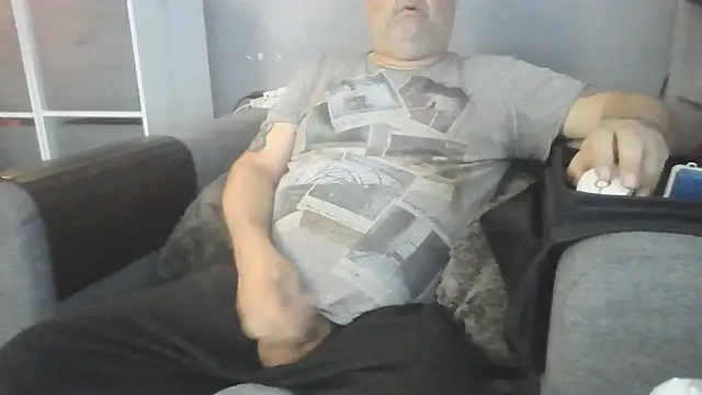 Snapshot of Naturistmale45 chatting on 18, 6, 2026 Naturistmale45 online show from 18, 6, 2026