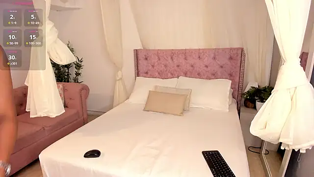 Snapshot of Snooky_Clinton chatting on 14, 10, 2025 Snooky Clinton online show from 14, 10, 2025