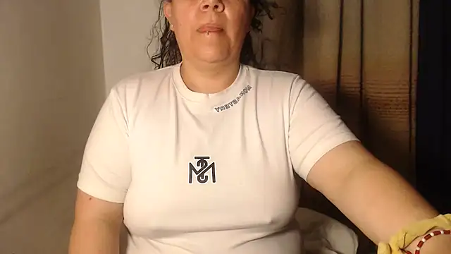 agathamiller01 online show from 29, 4, 2026