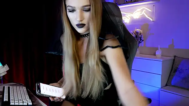 MrsTenderBeast online show from 7, 3, 2025