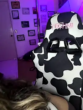 AhriSteele online show from 10, 2, 2026