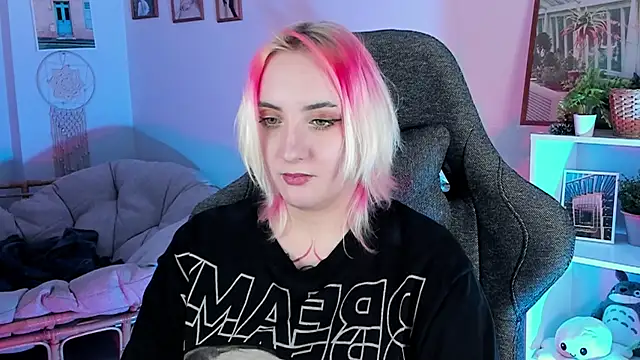 AsheLucker online show from 3, 3, 2025