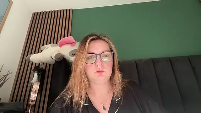 short sweetpea online show from 13, 3, 2026