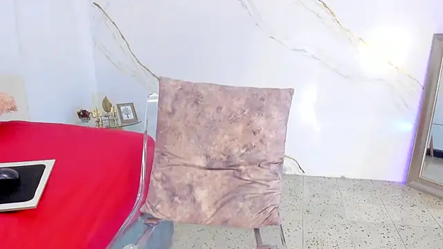 IsiisLovei online show from 29, 11, 2025