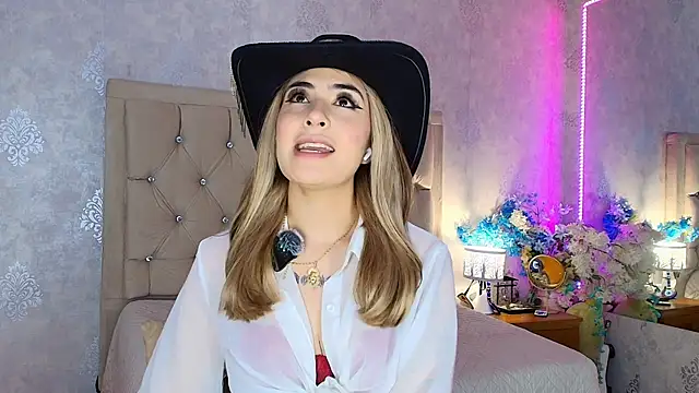 Snapshot of nini_love01 chatting on 4, 7, 2026 nini love01 online show from 4, 7, 2026