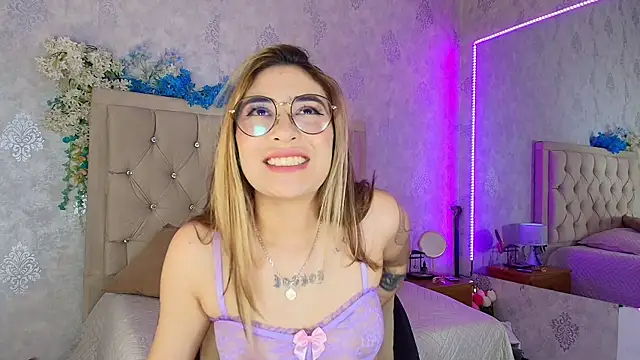 Snapshot of nini_love01 chatting on 4, 8, 2026 nini love01 online show from 4, 8, 2026