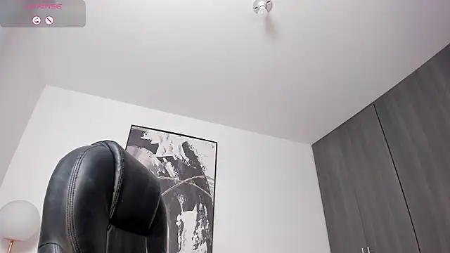 StacyConner online show from 25, 2, 2025