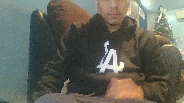 Snapshot of AlexAlejandro13 chatting on 18, 12, 2025 AlexAlejandro13 online show from 18, 12, 2025