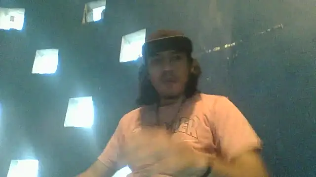 Snapshot of AlexAlejandro13 chatting on 21, 12, 2025 AlexAlejandro13 online show from 21, 12, 2025
