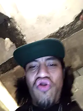 Snapshot of AlexAlejandro13 chatting on 23, 12, 2025 AlexAlejandro13 online show from 23, 12, 2025