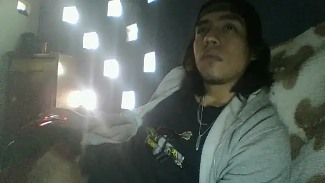 Snapshot of AlexAlejandro13 chatting on 7, 1, 2026 AlexAlejandro13 online show from 7, 1, 2026