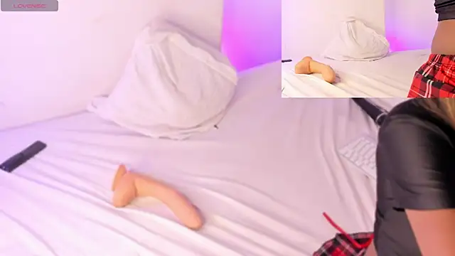 AgathaFoxx online show from 7, 2, 2025