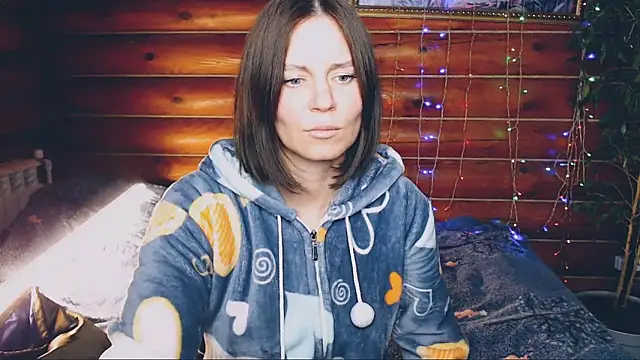 Snapshot of Platina_Fox chatting on 4, 12, 2024 Platina Fox online show from 4, 12, 2024