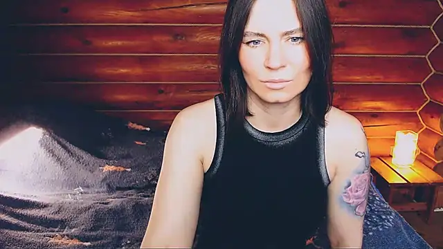 Snapshot of Platina_Fox chatting on 4, 2, 2025 Platina Fox online show from 4, 2, 2025