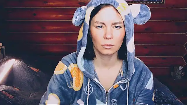 Snapshot of Platina_Fox chatting on 6, 2, 2025 Platina Fox online show from 6, 2, 2025