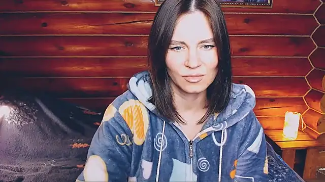 Snapshot of Platina_Fox chatting on 4, 3, 2025 Platina Fox online show from 4, 3, 2025