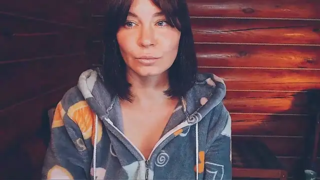 Snapshot of Platina_Fox chatting on 5, 10, 2025 Platina Fox online show from 5, 10, 2025