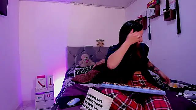 vanessabrown  online show from 9, 1, 2026