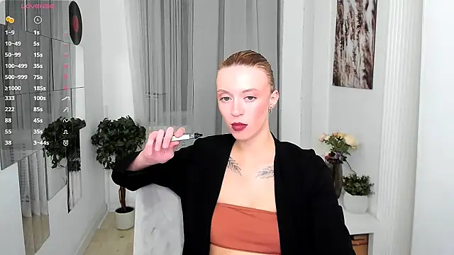 Snapshot of Salme_Sweet chatting on 5, 10, 2025 Salme Sweet online show from 5, 10, 2025