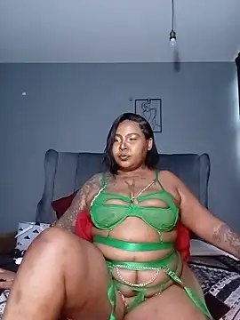 PearlSexxy69 online show from 28, 6, 2026