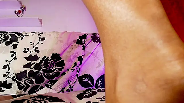 sofi decker online show from 22, 2, 2025