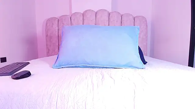 Snapshot of sofi_decker chatting on 25, 7, 2026 sofi decker online show from 25, 7, 2026